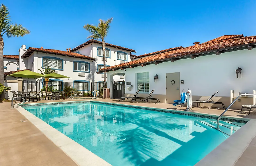 Best Western Plus Capitola By-The-Sea Inn & Suites-1