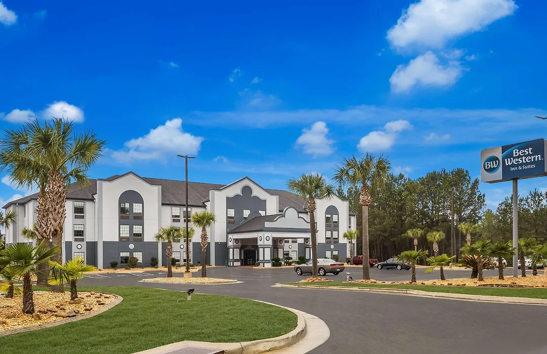 Best Western Bradbury Inn & Suites-1