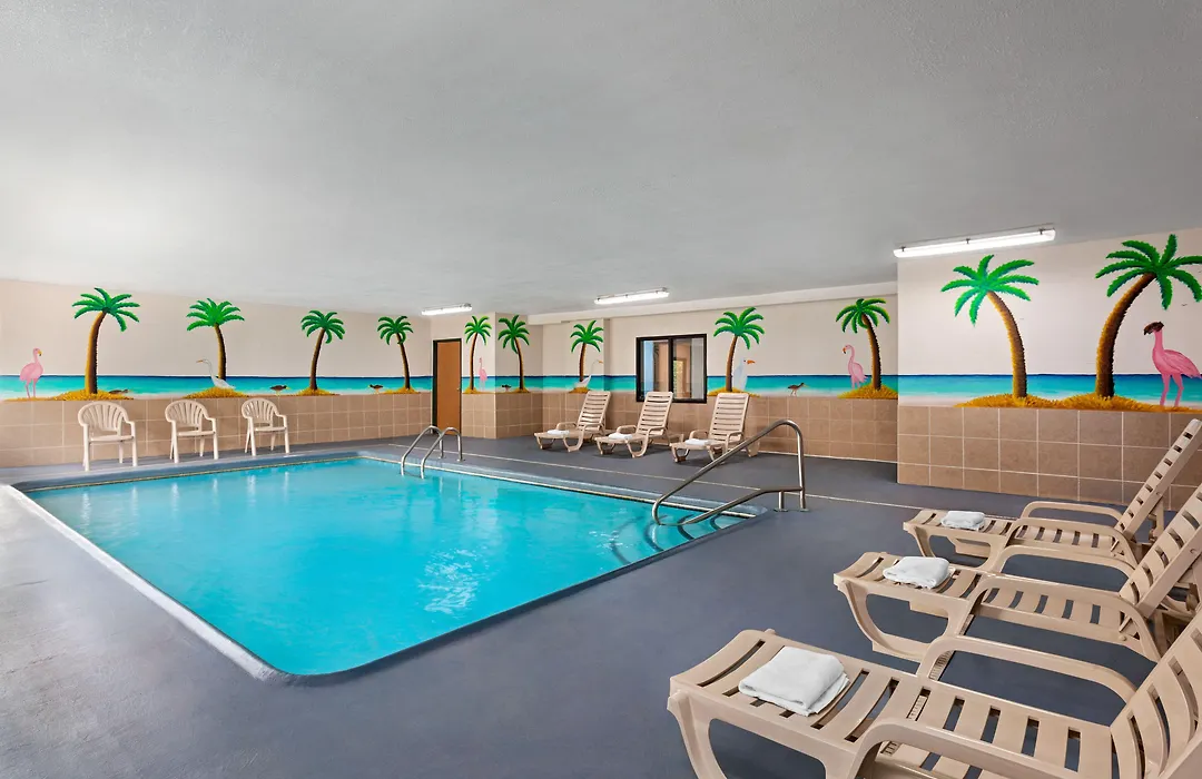 Days Inn By Wyndham Kansas City International Airport-1