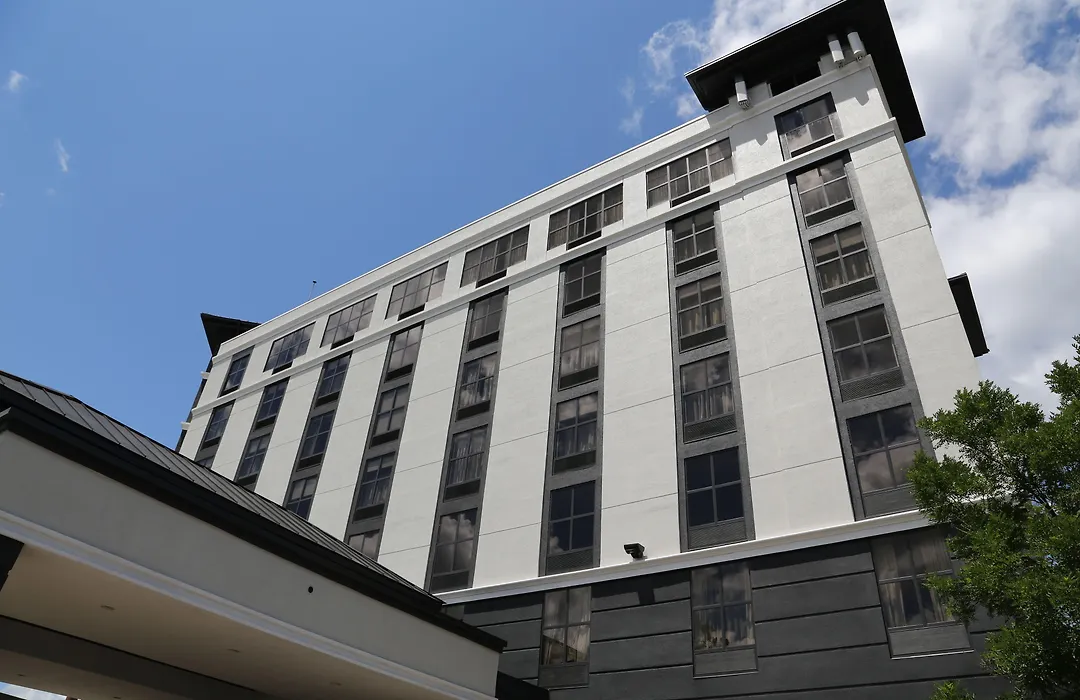 Doubletree By Hilton Boston Logan Airport Chelsea-1