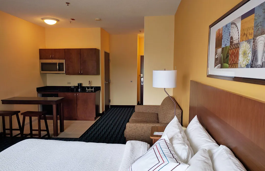 Fairfield Inn And Suites By Marriott Chicago St. Charles-1