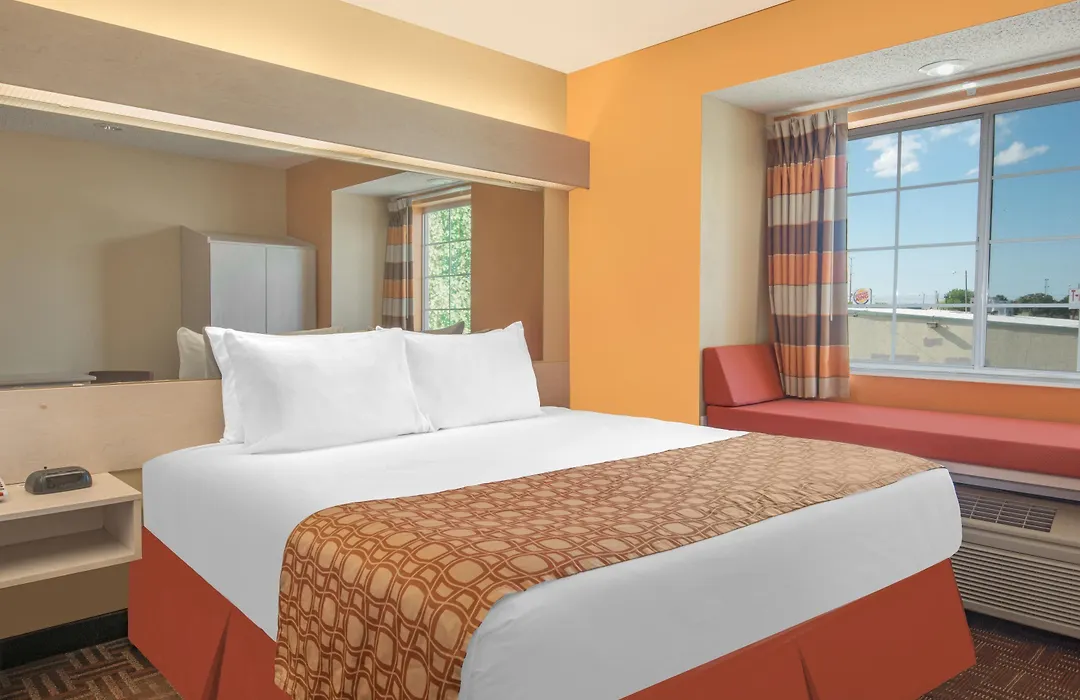 Longhorn Inn & Suites-1