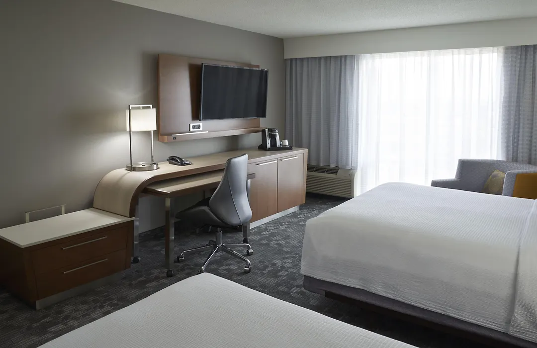 Courtyard By Marriott Toronto Airport-1