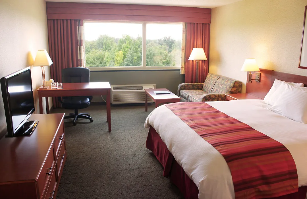Gateway Hotel And Conference Center-1