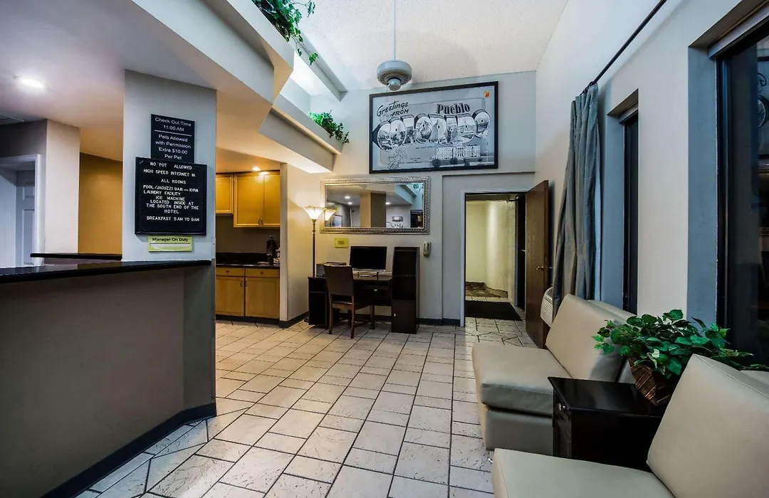 Super 8 By Wyndham Pueblo-1