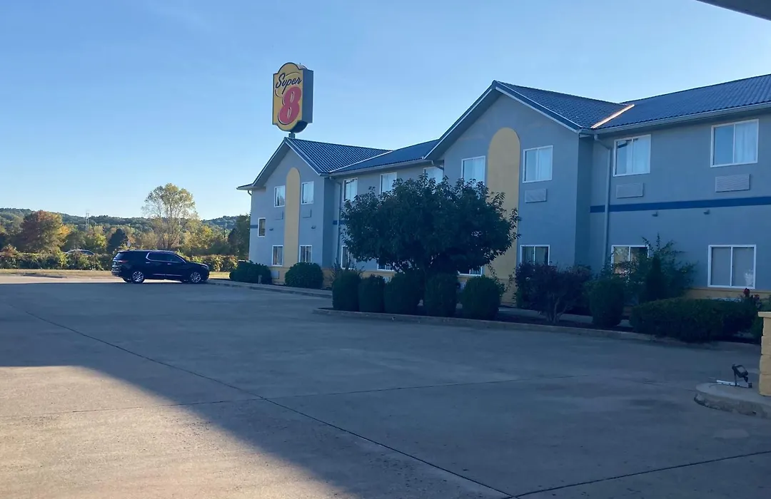 Super 8 By Wyndham Martinsville-1