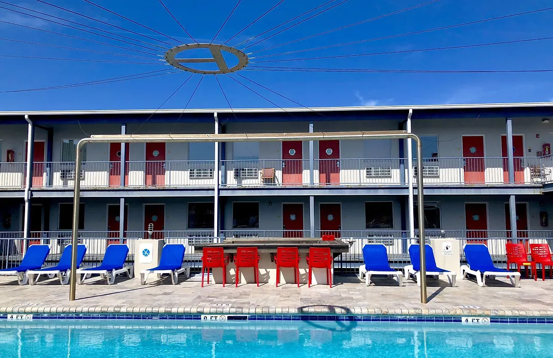 Sea And Breeze Hotel And Condo-1