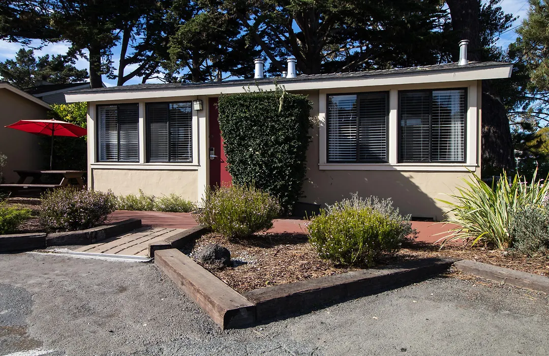 Monterey Peninsula Inn-1