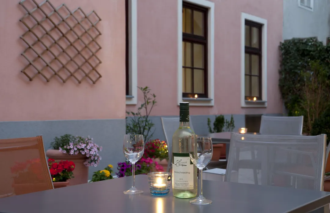 Hotel Lucia-1