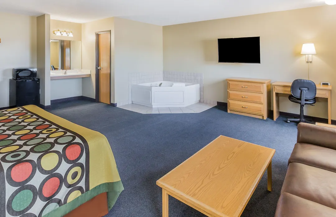 Super 8 By Wyndham Sioux Falls-1