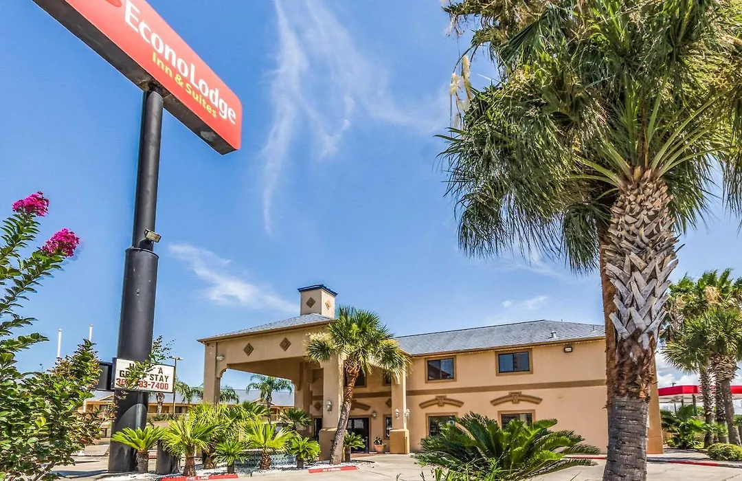 Econo Lodge Inn & Suites Corpus Christi-1
