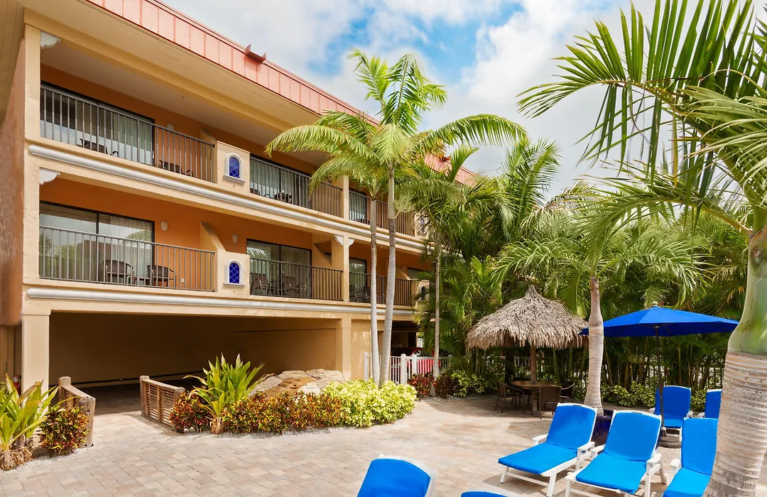 Coconut Cove All-Suite Hotel-1