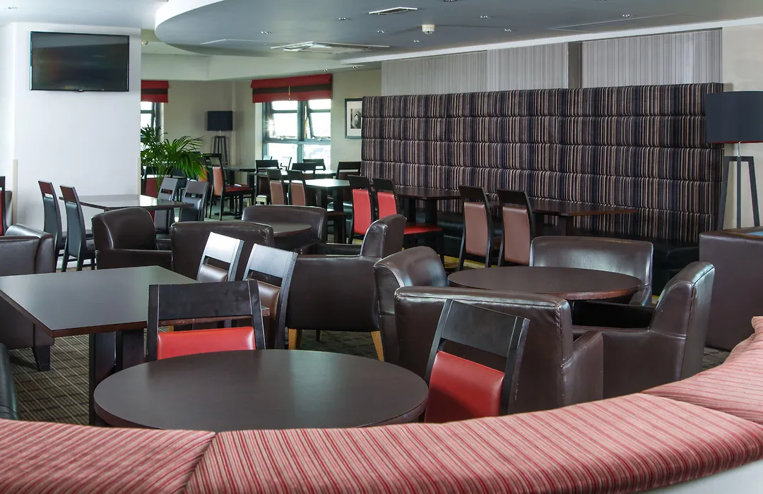 Holiday Inn Express London Luton Airport By Ihg-1