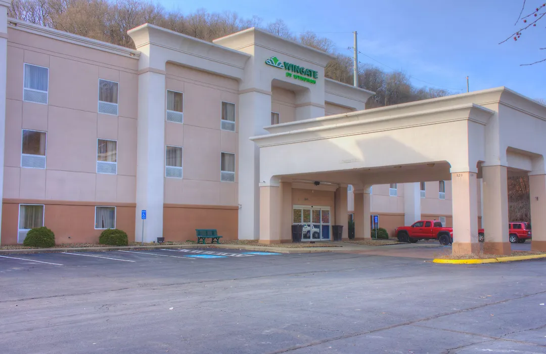 Wingate By Wyndham Steubenville-1