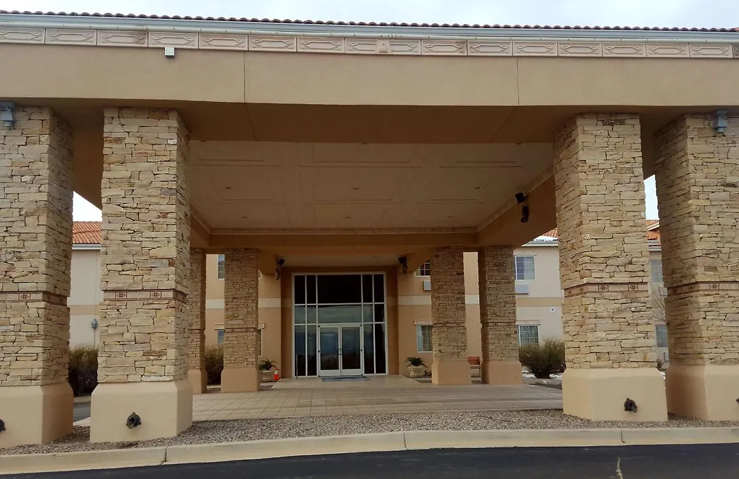 Baymont By Wyndham Belen Nm-1