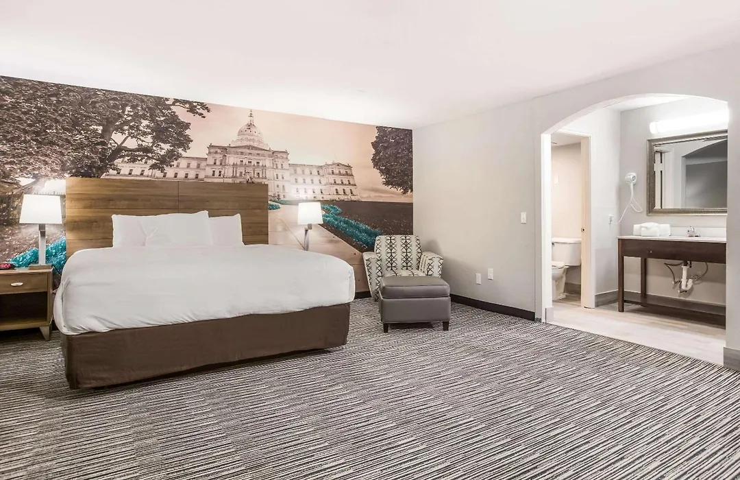 Clarion Pointe East Lansing University Area-1
