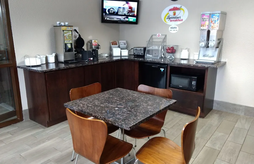Super 8 By Wyndham Madison-1