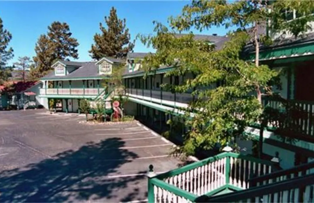 Fireside Lodge-1