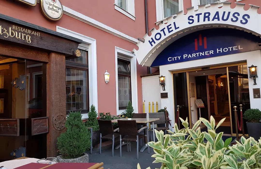 City Partner Hotel Strauss-1