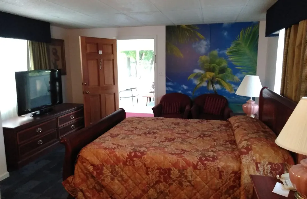 The Cardinal Inn-1