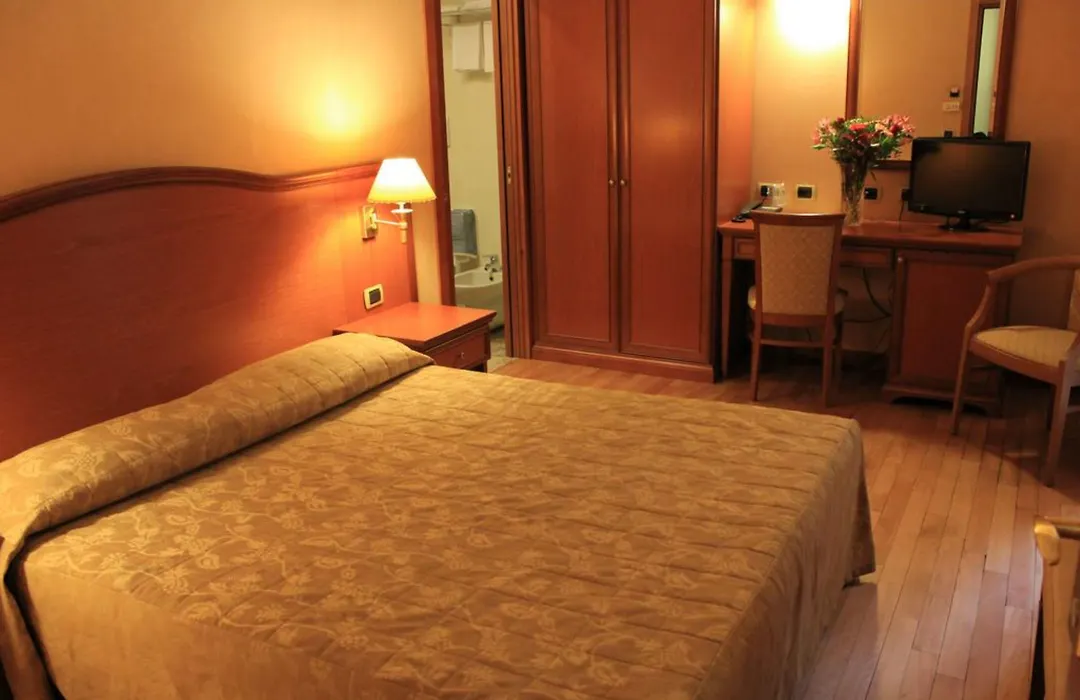 Hotel Terminal-1