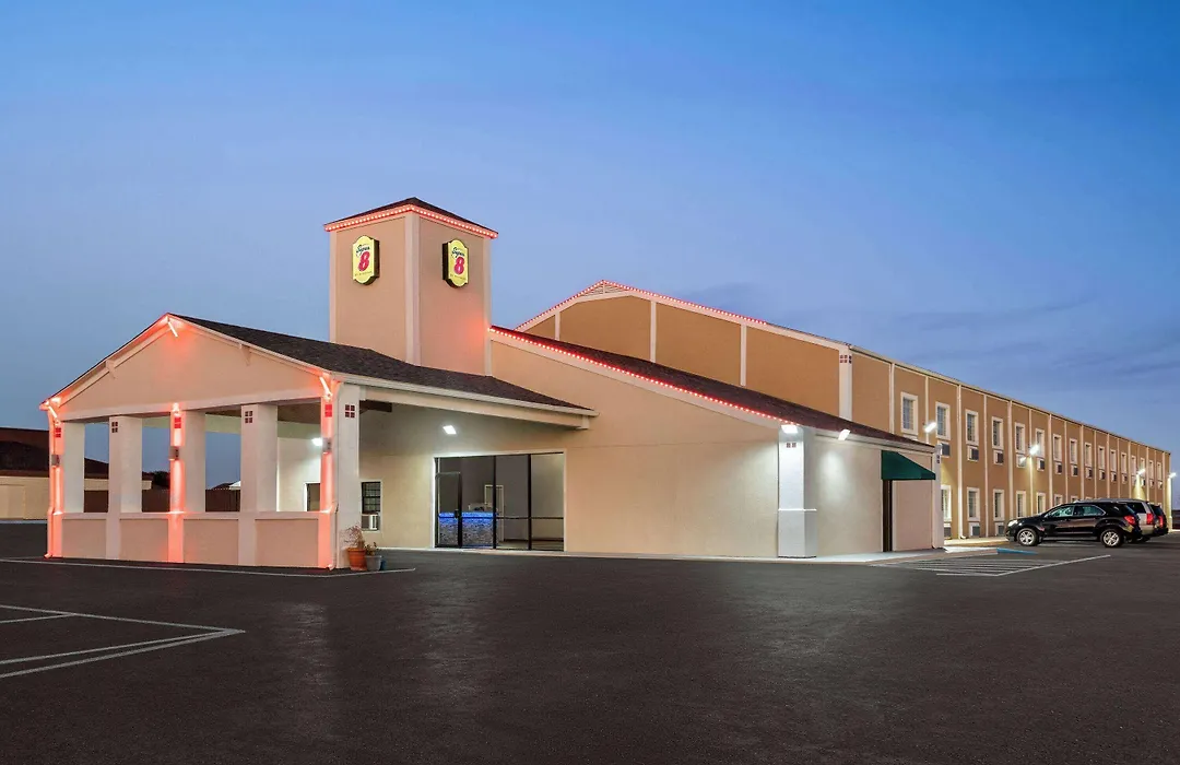 Super 8 By Wyndham Gainesville Tx-1