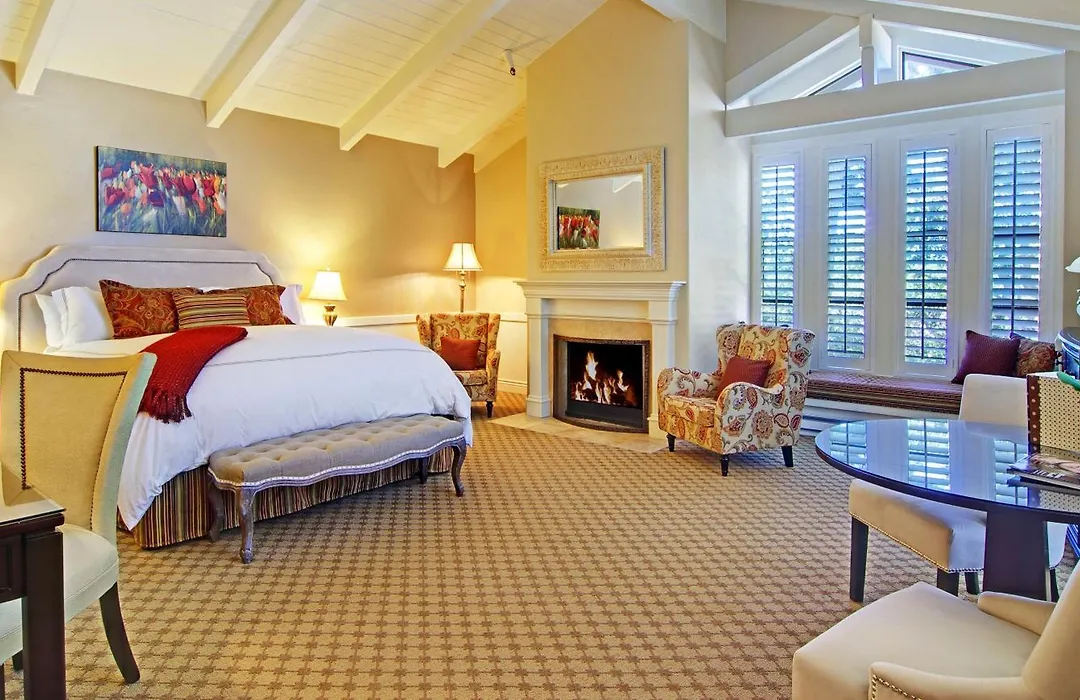 Carriage House Inn-1