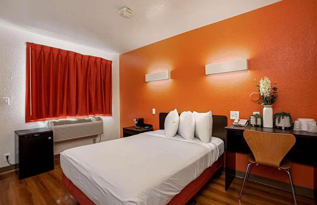 Motel 6-Temecula, Ca - Historic Old Town-1