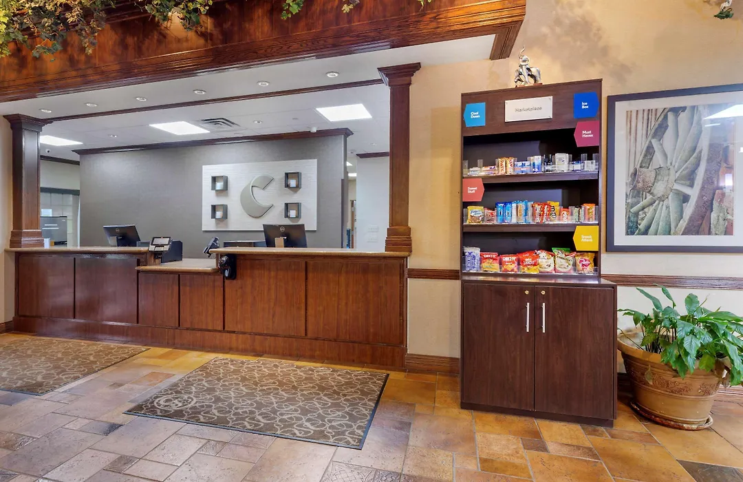 Comfort Suites Marshall-1