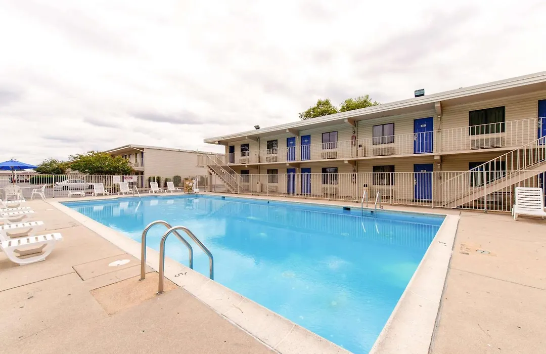 Travelodge By Wyndham Norfolk Airport-1