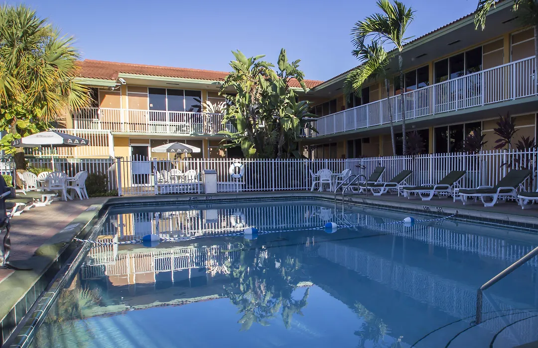 Quality Inn & Suites Airport-Cruise Port Hollywood-1
