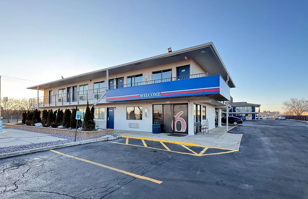 Motel 6-Janesville, Wi-1