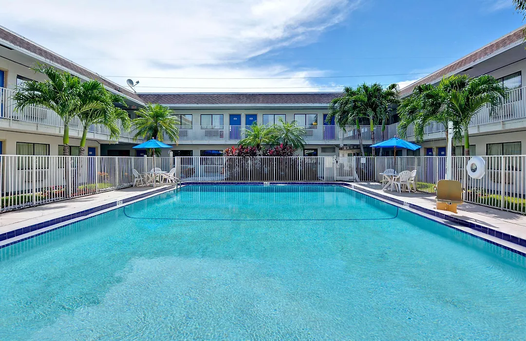 Motel 6 Dania Beach-1