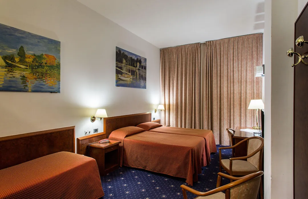Hotel Mirage-1