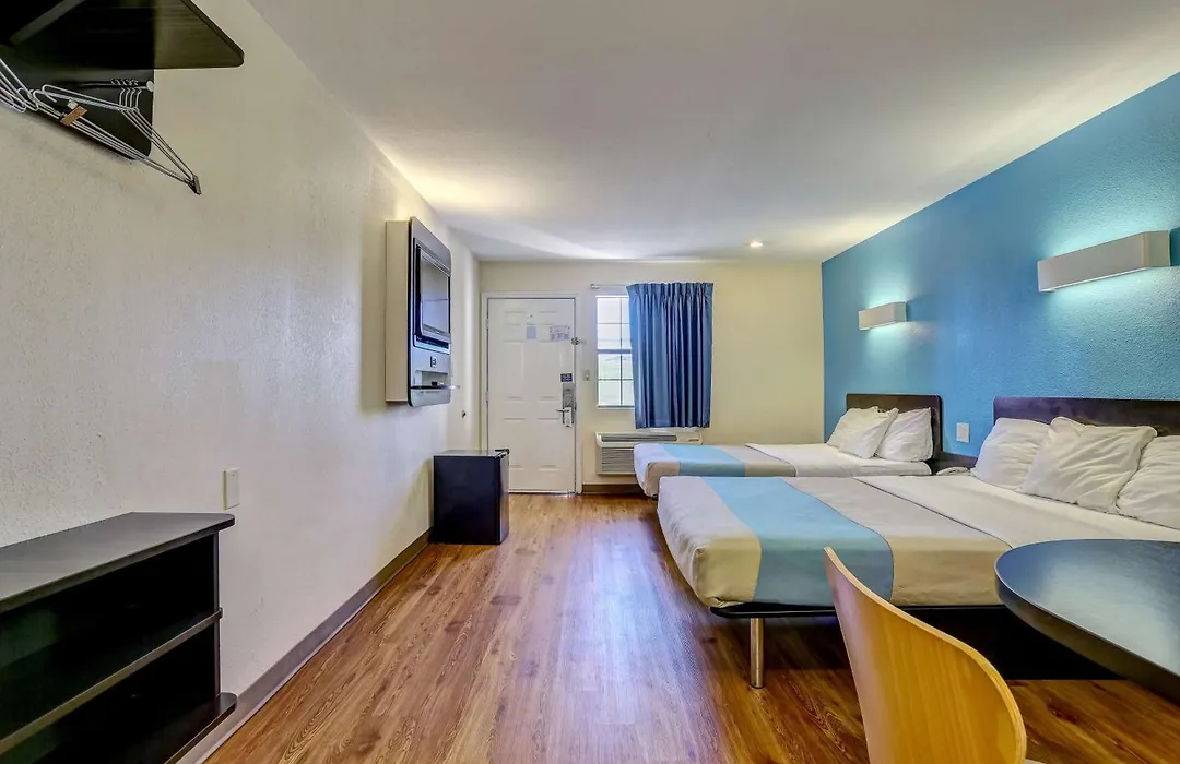 Motel 6-Dickson, Tn-1