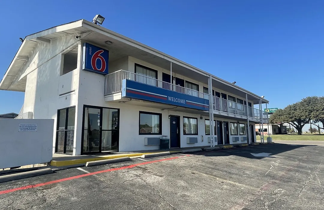 Motel 6 Denton, Tx - Unt-1