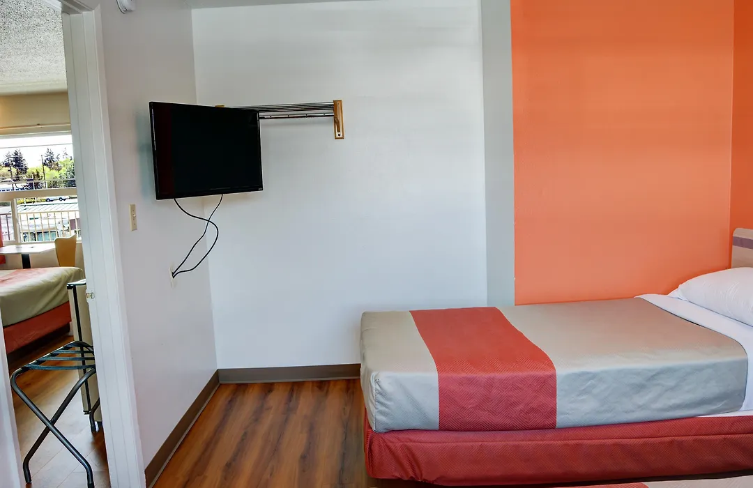 Motel 6-Bend, Or-1