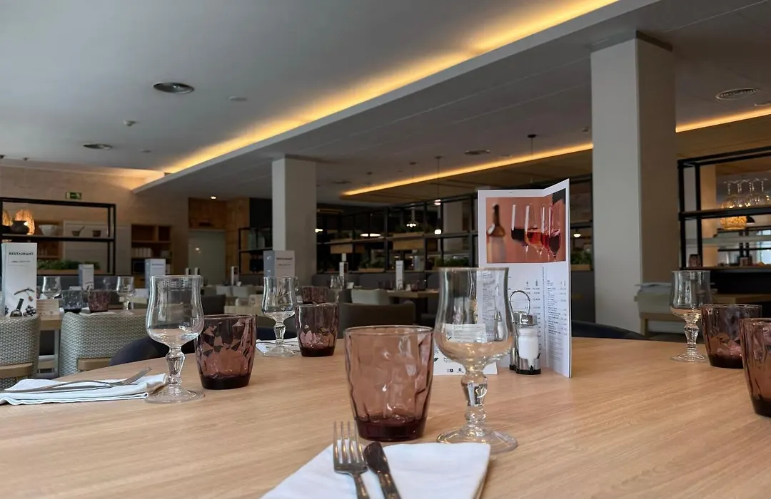 AQUA Hotel Bertran Park-1