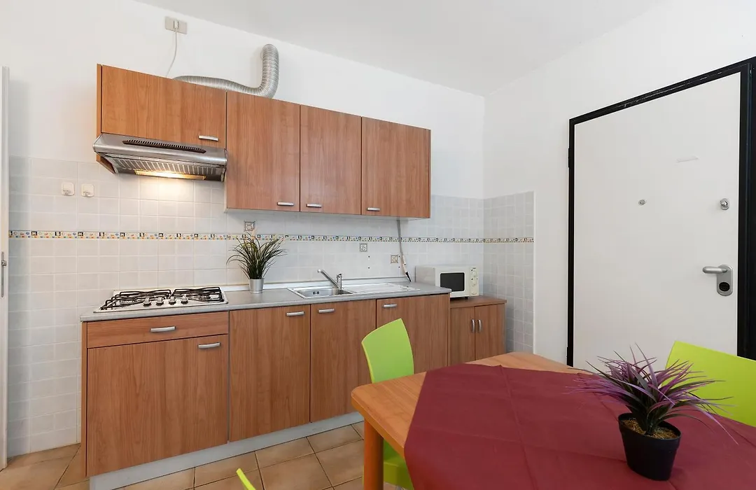 Budget Village Apartments - Porto Letizia-1