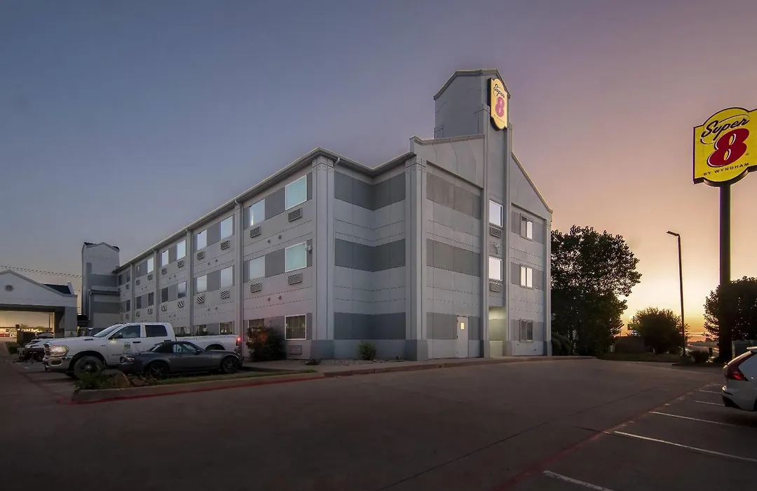 Super 8 By Wyndham Weatherford-1