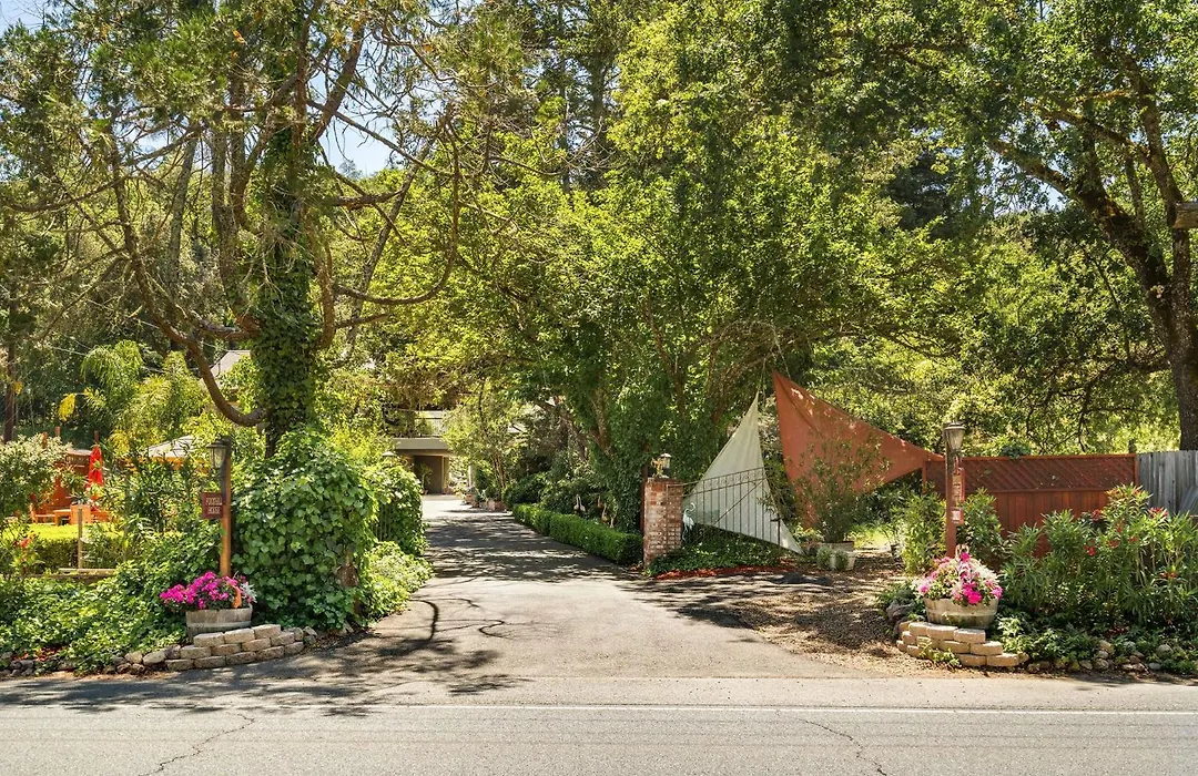 Foothill House-1