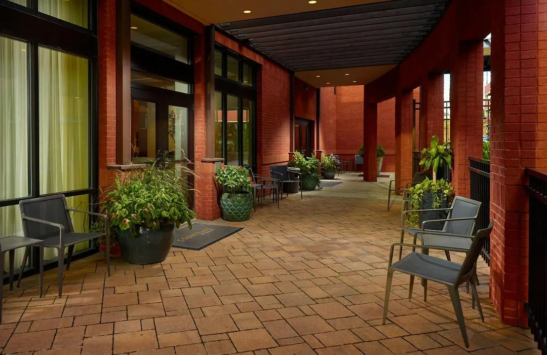 Courtyard By Marriott Carrollton-1