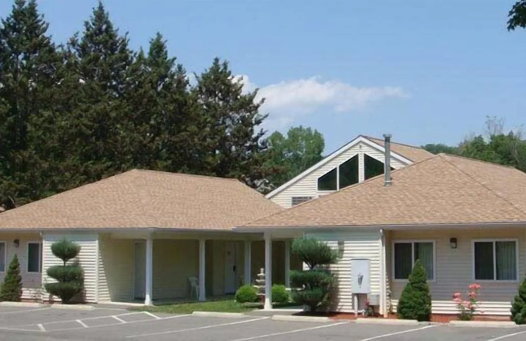 Rocky River Inn-1