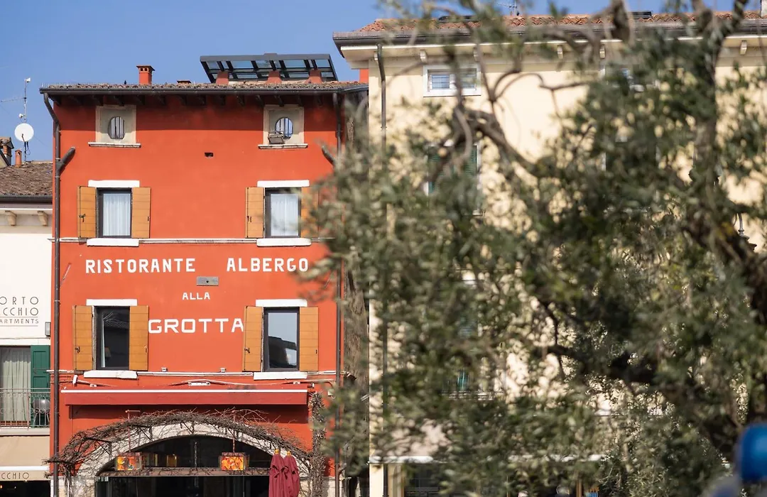 Hotel alla Grotta-1