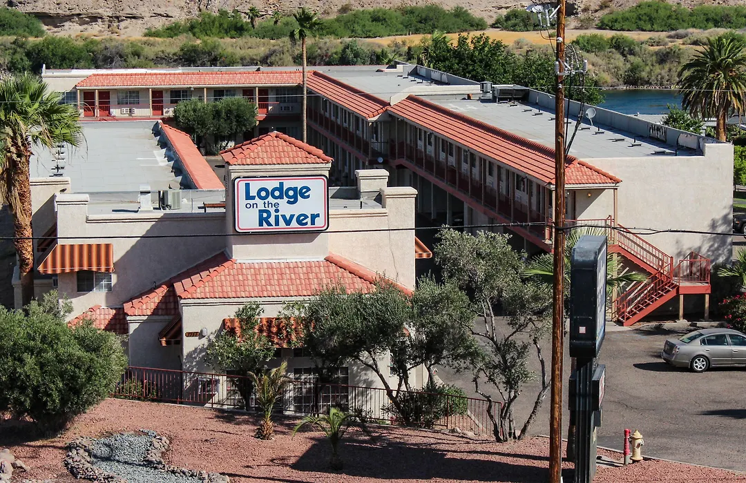 Lodge On The River-1
