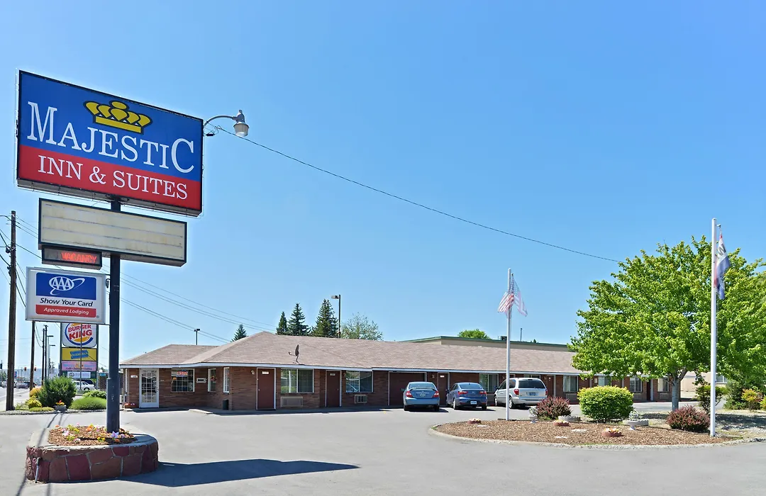 Majestic Inn & Suites-1