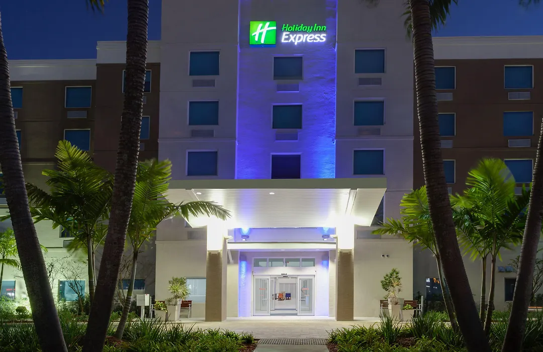 Holiday Inn Express Hotel & Suites Fort Lauderdale Airport/Cruise Port By Ihg-1