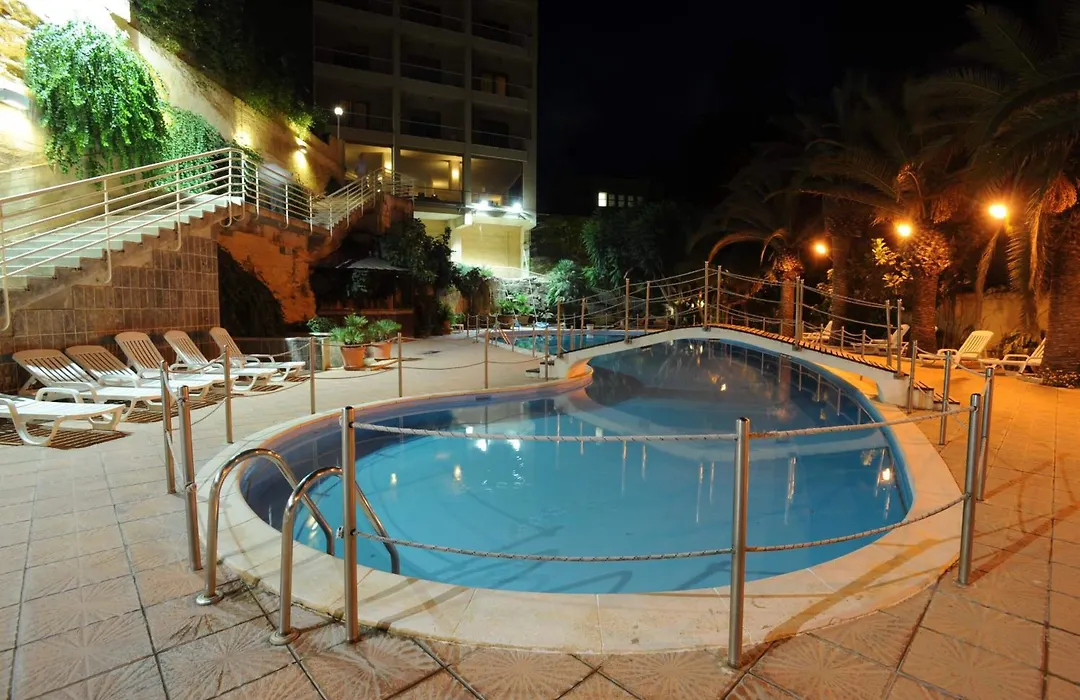 Hotel President-1