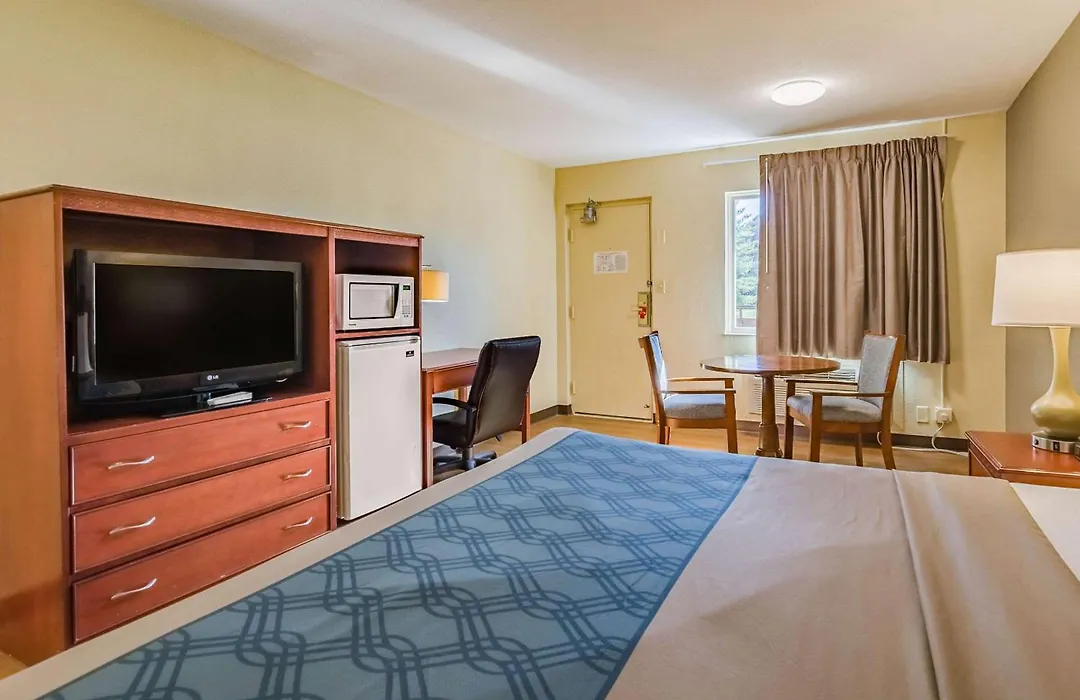 Econo Lodge Lexington Downtown Near I-81-1