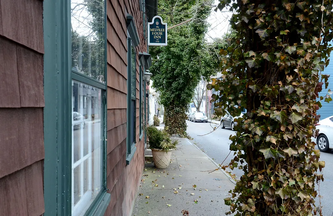 Melville House Newport-1